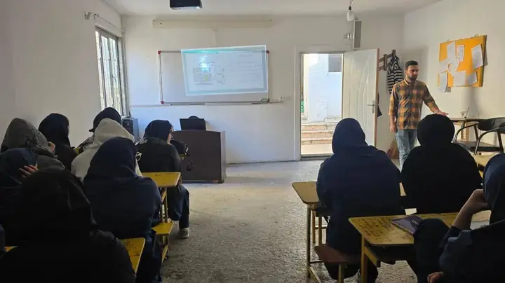 ثبت نام سال تحصیلی جدید در دبیرستان دخترانه دین و دانش آمل